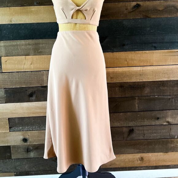 Express Women's Tan Skirt - Picture 3 of 10